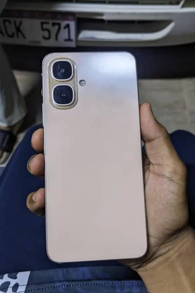 sirf 1 goli zehar chye or mobile lay lo