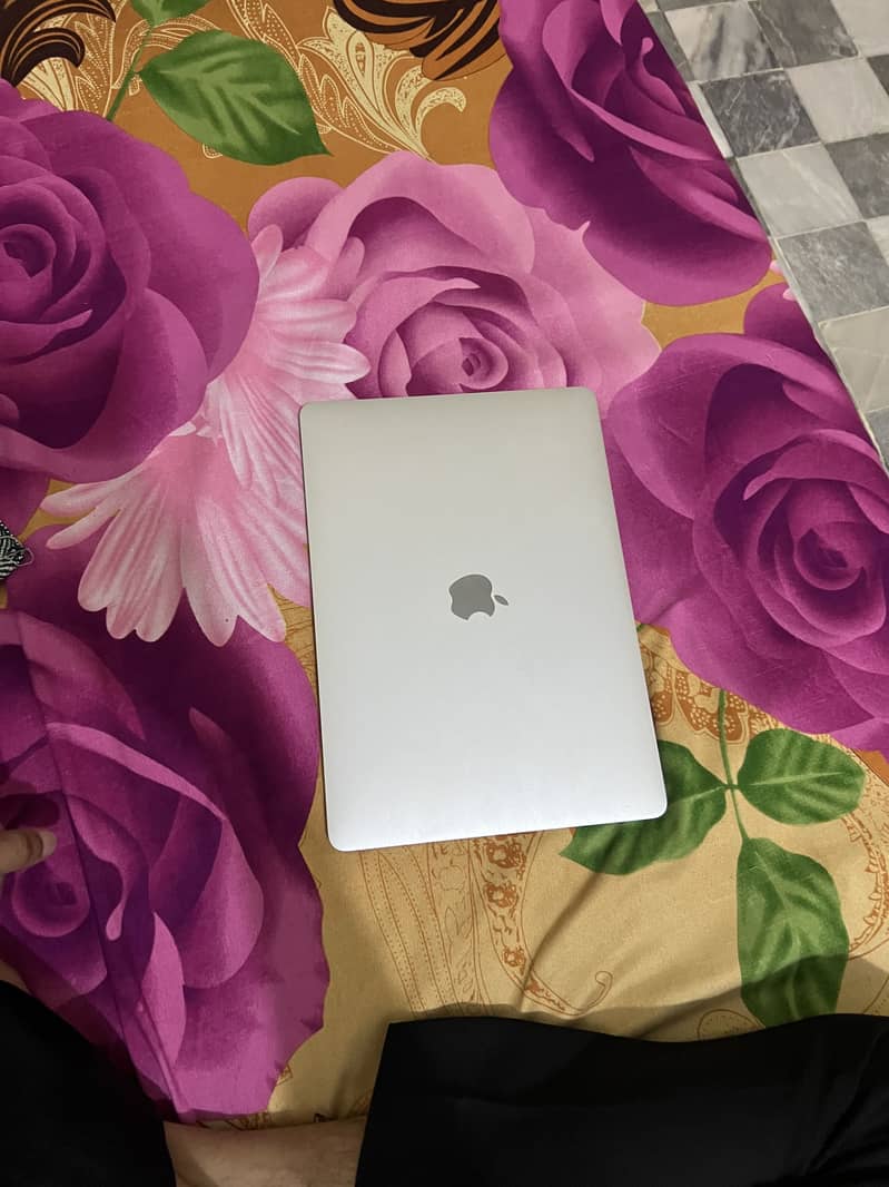 Macbook pro 2017 0