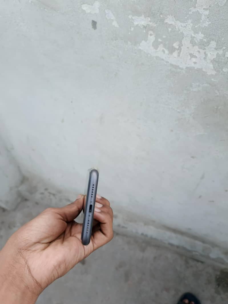 Iphone 11 4