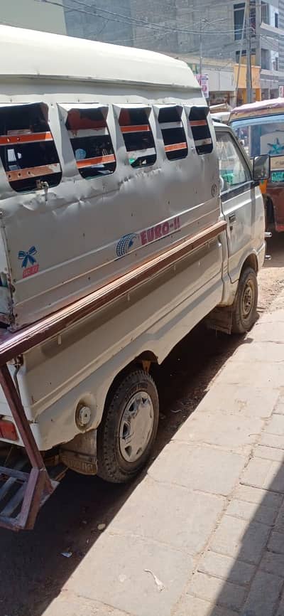 Suzuki Ravi 2011