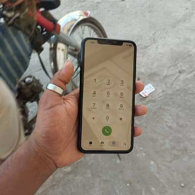 I phone 11 pro max with box