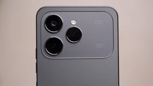 new mobile only 1 month used