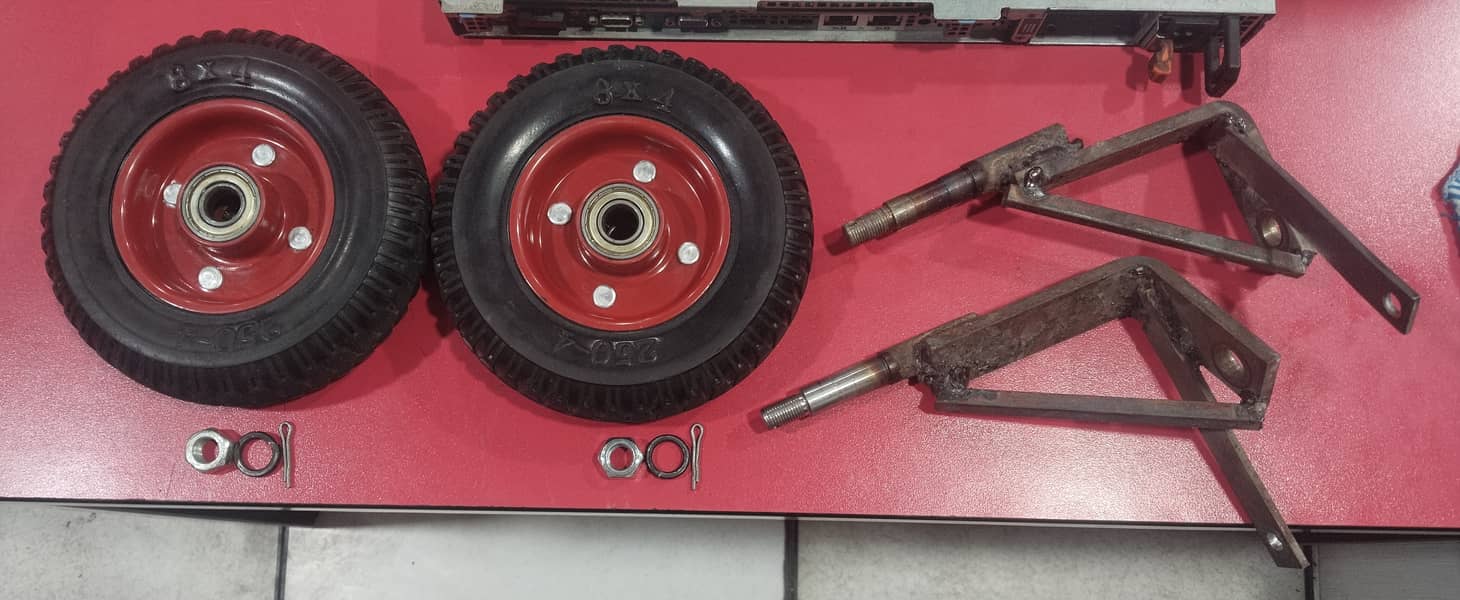 Practice Tyre + Tyre Frame 0