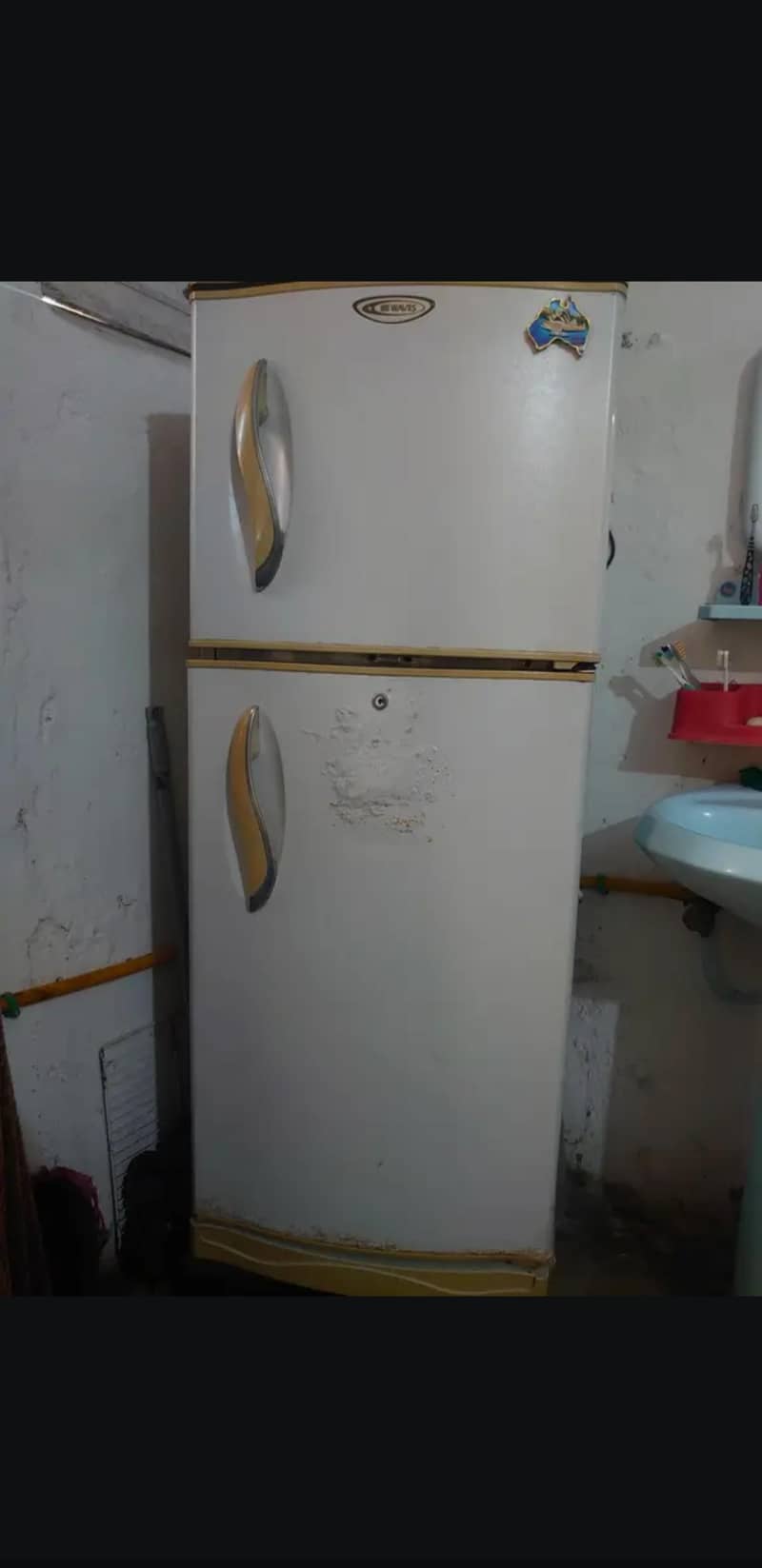 Refrigerator 0