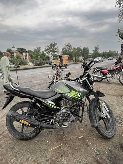 YAMAHA YBR G 2024 Mate Grey
