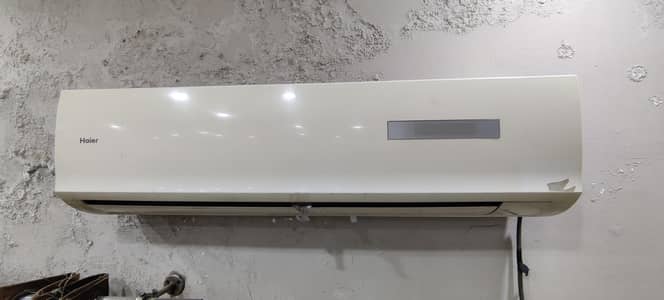 Haier 1.5 ton Non-inverter Split AC