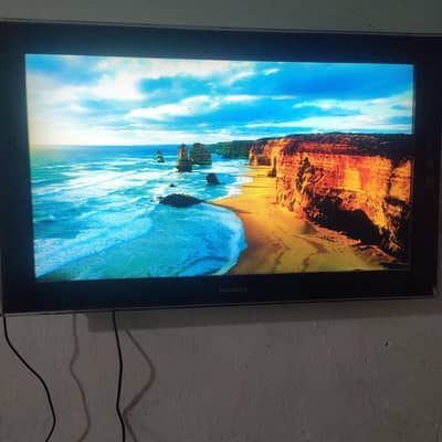 Samsung LCD 40 INCHES
