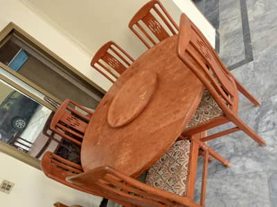 Dining table with 6 dining chairs