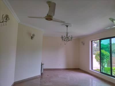 600 Square Yard House For Sale In F-10/3 Islamabad