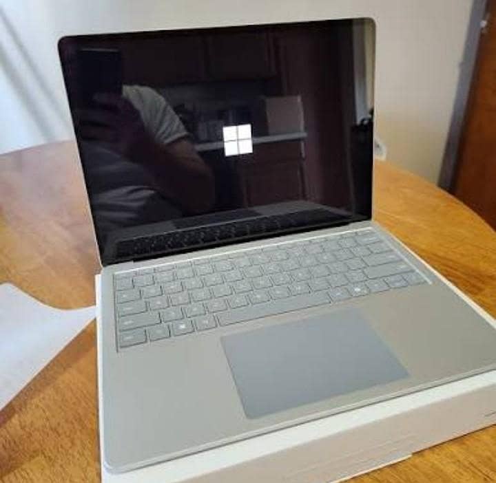 Microsoft laptop 0
