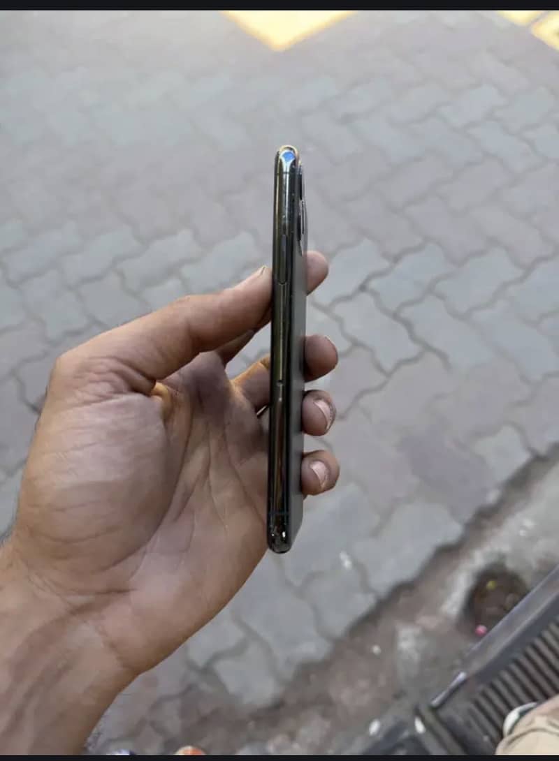 iPhone 11 Pro 5