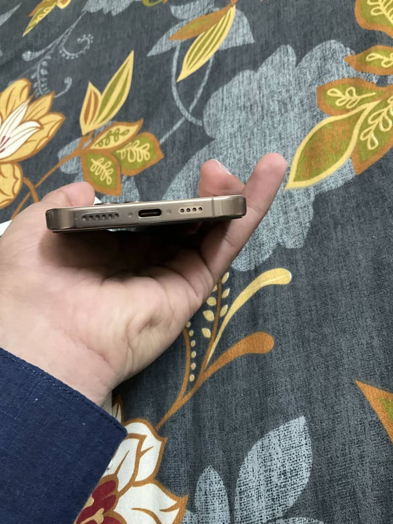 iPhone 16pro max 2
