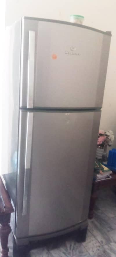 dawlnce fridge urgent sale  a one cooling just like new