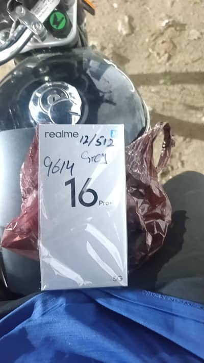 real me 16 pro plus 12 512  daba pack  bilkul in touch piece