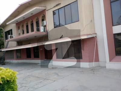 2000 Square Yards House For Rent Is Available In Clifton - Block 5