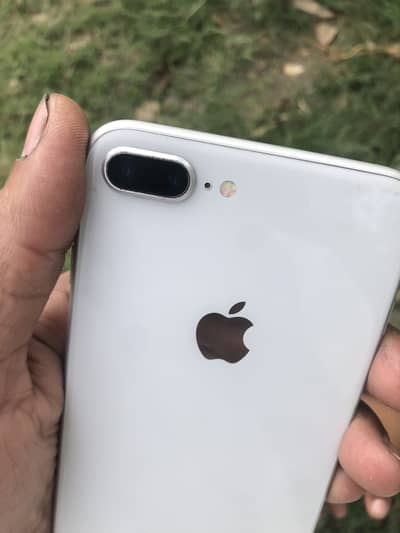 iPhone 8 Plus