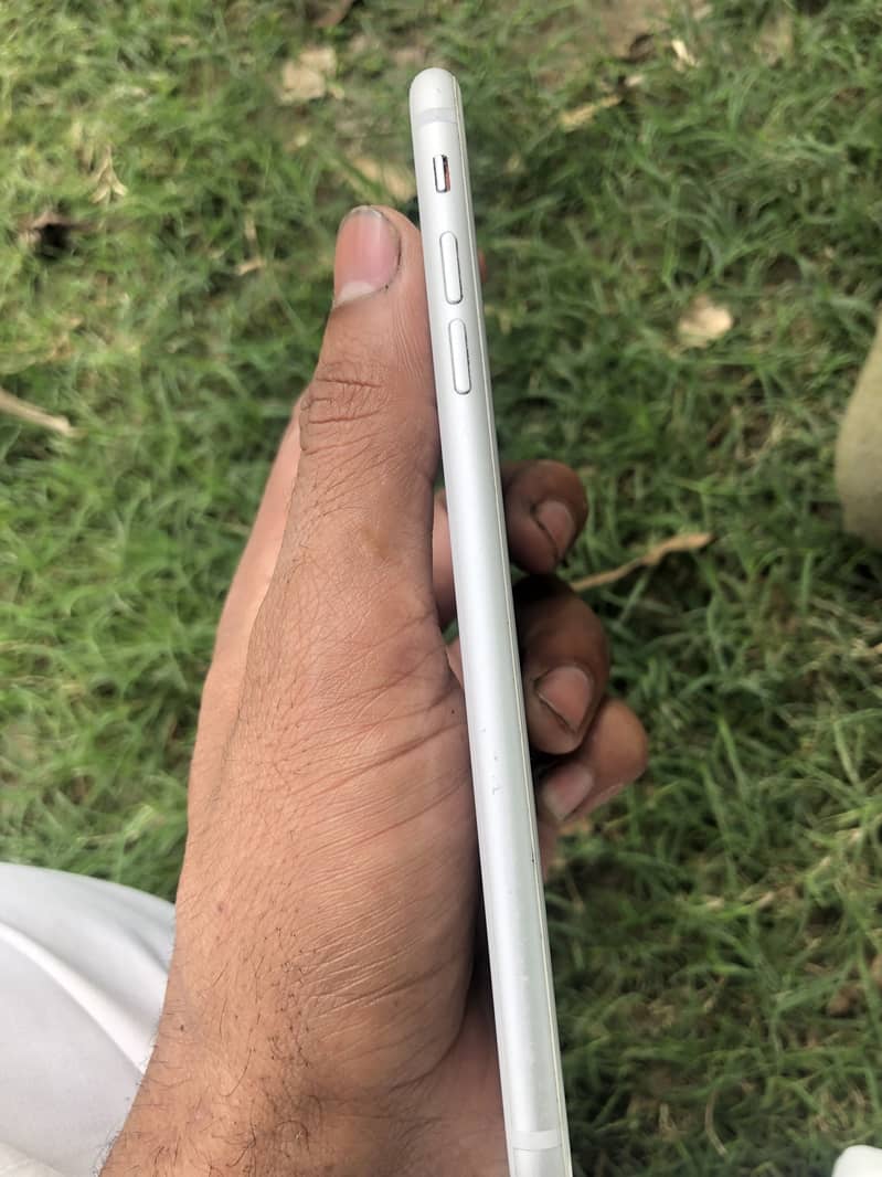 iPhone 8 Plus 4