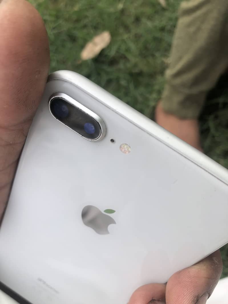 iPhone 8 Plus 7