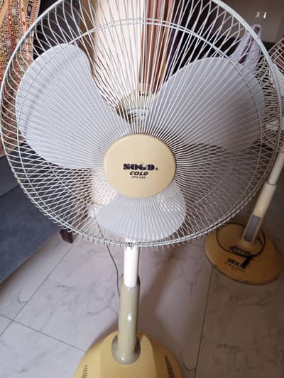 Sogo rechargeable pedestal fan