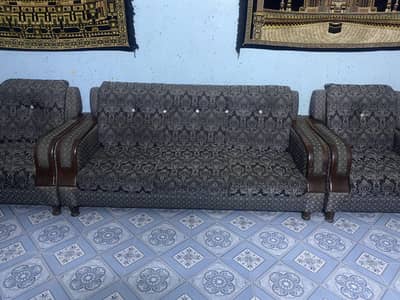 7-Seater  Sofa Set for very urgent Sale . good condtion