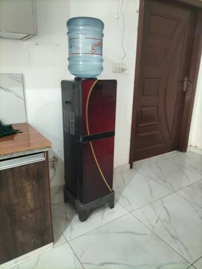 Like New Water Dispenser