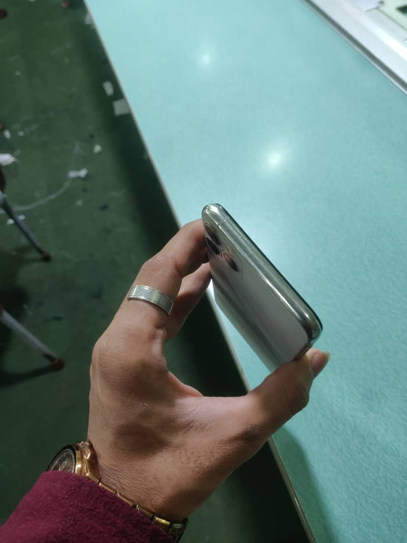 iphone 11 pro max 5