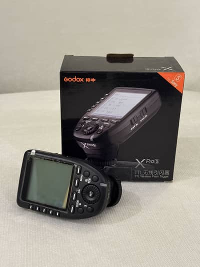 Godox X pro S Trigger and various accessories