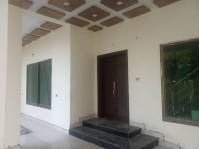 1 KANAL UPPER PORTION IS AVAILABLE FOR RENT