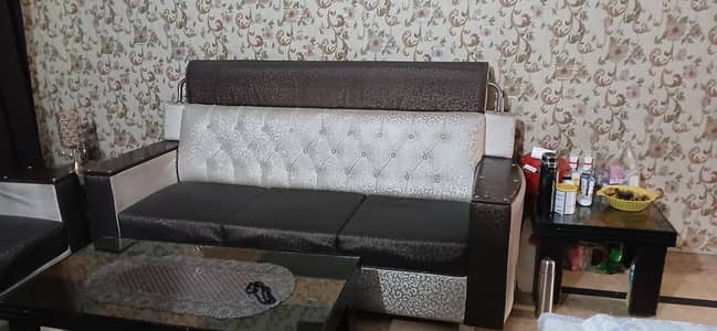 6 Seater Sofa Set in Excellent Condition for sale