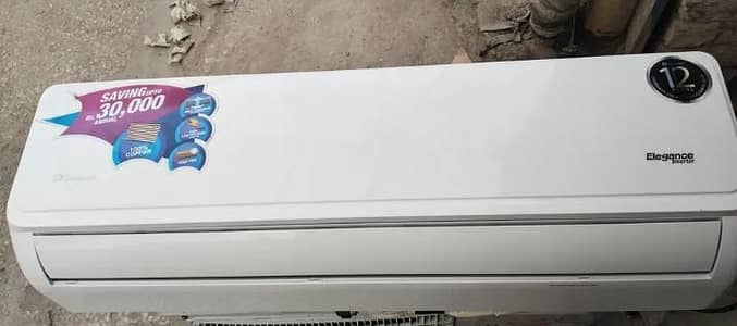 Dawlance 1.5 ton Dc inverter heat and cool