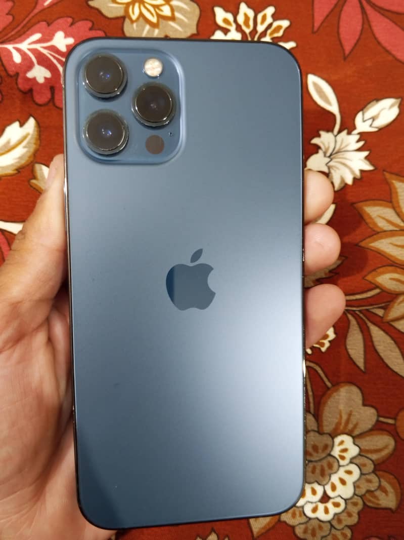 iphone 12 pro Max 4