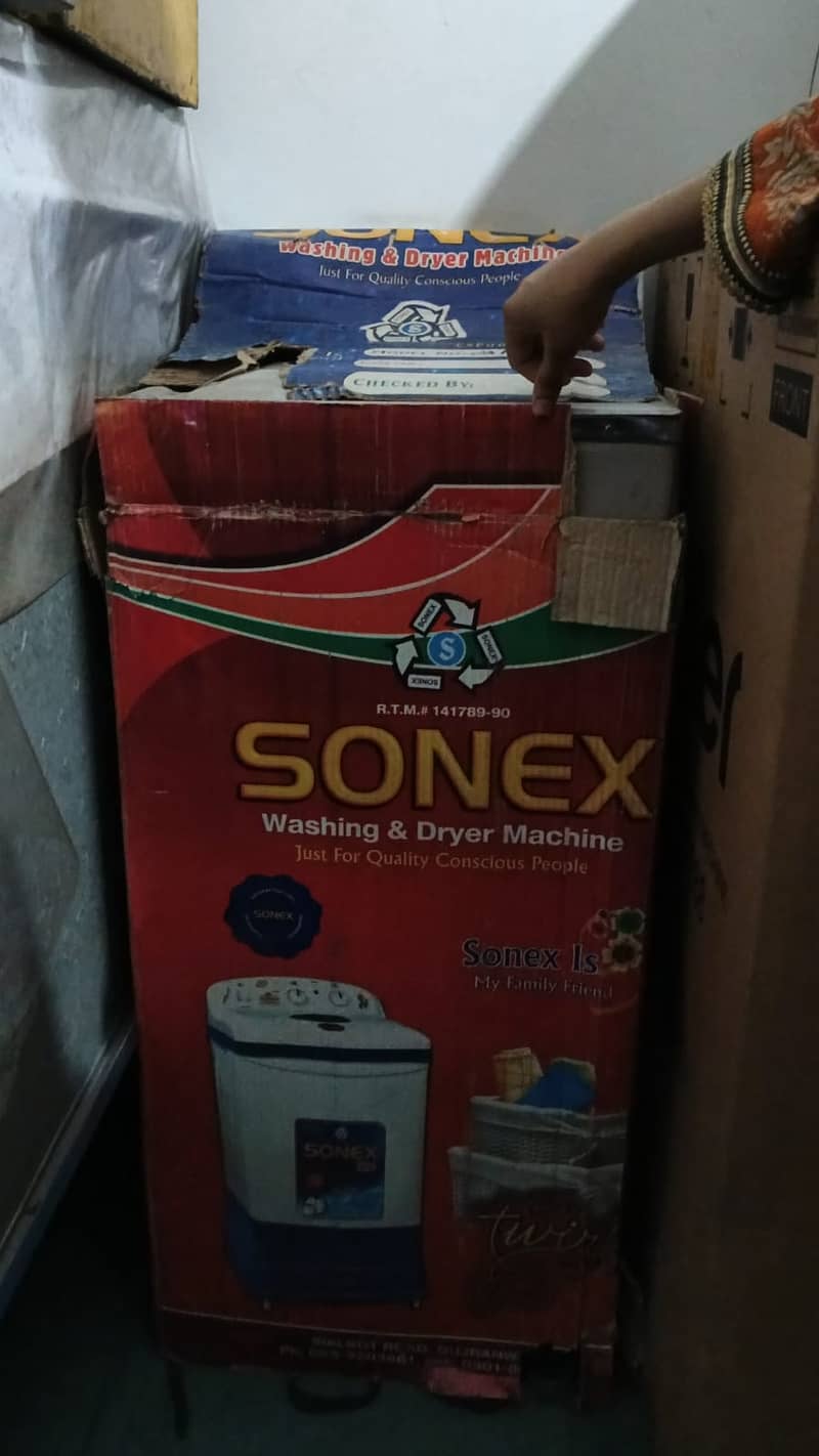 سونیکس کا سپینر ہے بلکل نئی کنڈیشن ہے 1