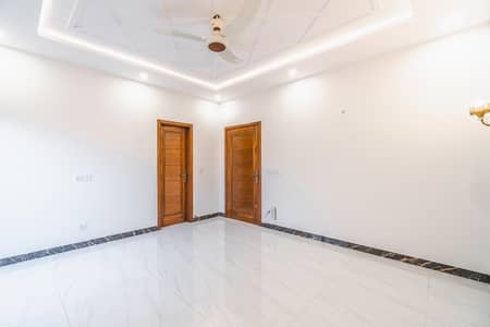 1 Kanal House In DHA Phase 7 Is Available For sale