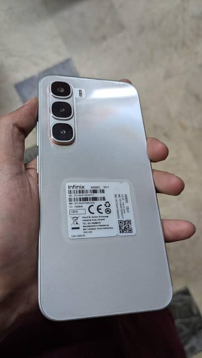 Infinix Hot 60 Pro Titanium Silver