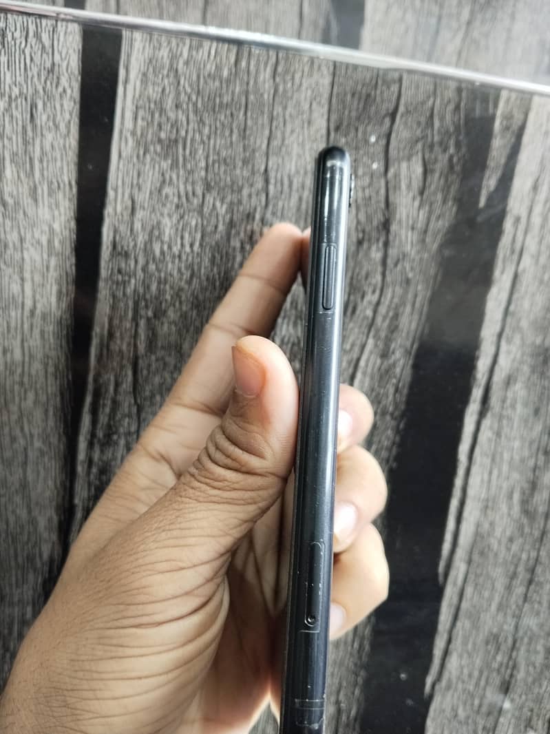 iphone XR 1