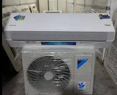 Daikin  1.5 ton Dc inverter heat and cool