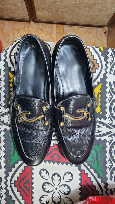 few days use shoes for men leather shoes any one intrested contact us