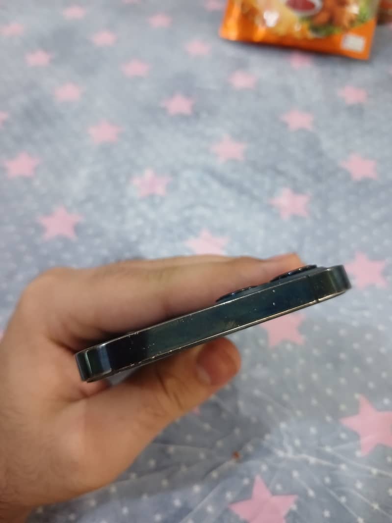 Iphone 12 pro max 4