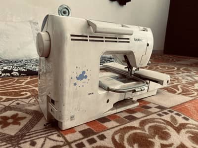 Brother Innov-is M200 Embroidery & Sewing Machine