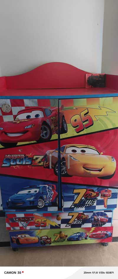 kids wardrob