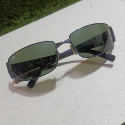 Ray-Ban sunglasses. RB. 3237