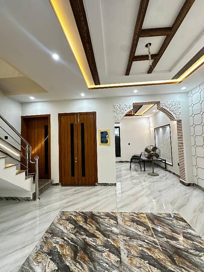 6 MARLA NEW HOUSE TRIPLE STOREY FACING PARK FOR SALE EDEN RESIDENCIA COLLEGE ROAD LAHORE