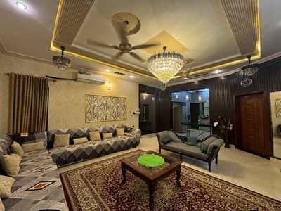 1 KANAL 3 STORY LIKE BRAND NEW HOUSE FOR SALE IN PCSIR STAFF COLONY NEAR COLLEGE ROAD LAHORE.