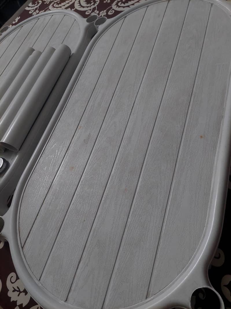 plastic table 3
