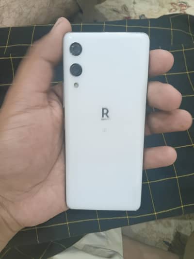 Rakauten hand 64 e sim non pta