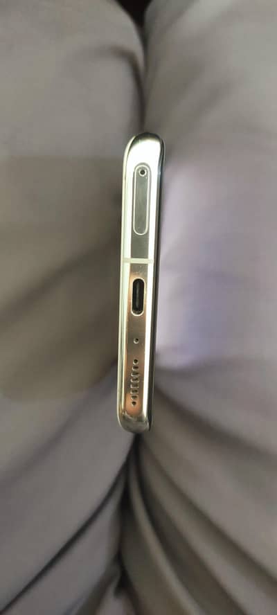 Xiaomi Mi 11 Ultra. 12+6/512 gb