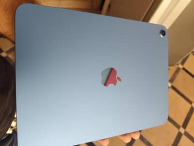 iPad 11 Gen (Latest Model) – Excellent Condition – Urgent Sale