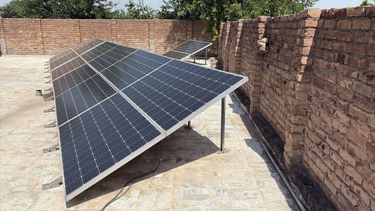 solar panels with 16 gauge frames