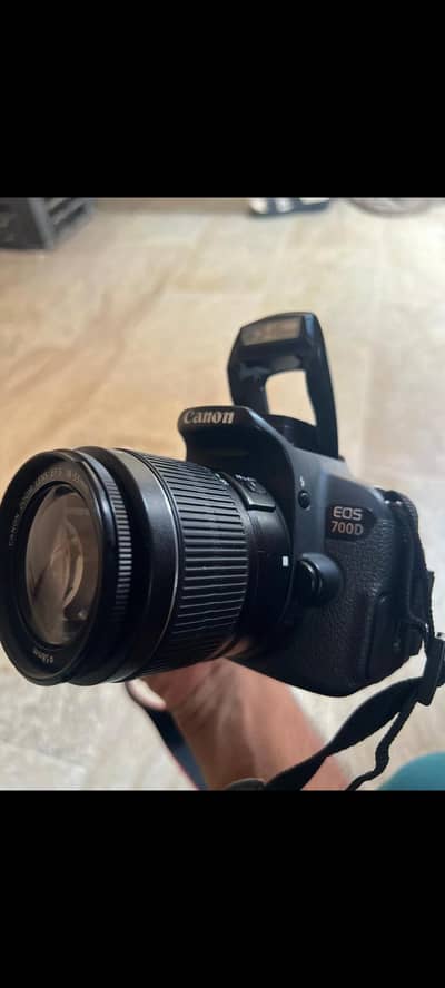 Canon 700D DLSR - TOUCH SCREEN - BEST FOR BEGINNERS