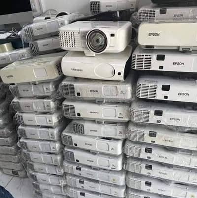 امپورٹڈ اور بہترین کنڈیشن کے پروجیکٹرز انتہائی مناسب قیمت پر۔